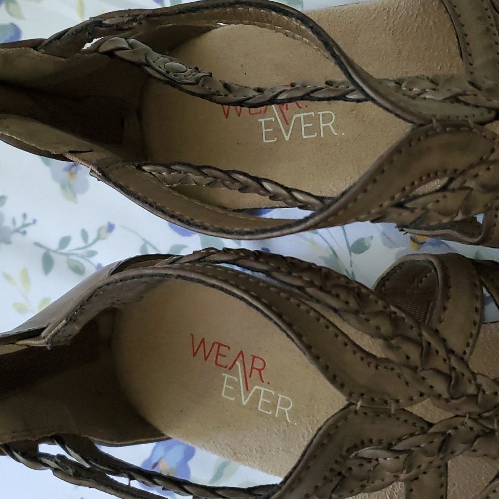 Sandals - Picture 4 of 5